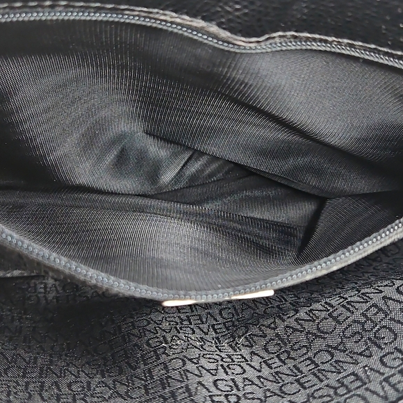 Authentic Gianni Versace 90's Leather Crossbody Shoulder Bag - Picture 14 of 16